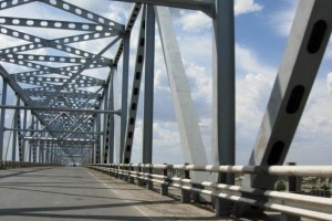 Старый мост в Астрахани разведут 30 мая
