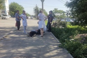 Пожилой астраханец потерял сознание прямо на улице из-за жары