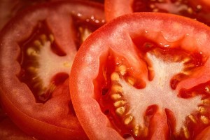В Астрахань завезли томаты с&#160;опасным вирусом