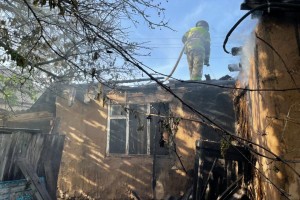 Под Астраханью пожар ликвидировали 12 человек
