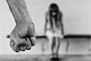 Астраханец пойдет под суд за избиение родной 10-летней дочери