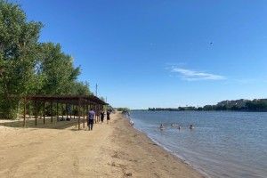 Начало купального сезона в Астрахани осложняется паводком