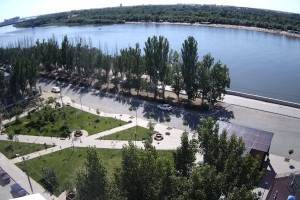 Администрация Астрахани рассказала, почему остановилось благоустройство Комсомольской набережной