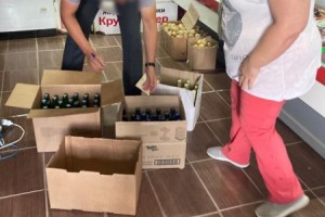 В Астрахани несовершеннолетним продавали нелегальный алкоголь