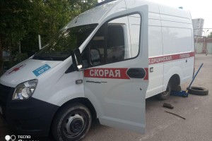 Астраханских медиков заставляют ремонтировать машины скорой помощи за свой&#160;счёт