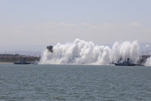 Во время подготовки ко Дню ВМФ в&#160;Астрахани корабли отражали удары противников