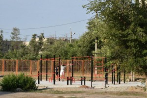 В Советском районе Астрахани к 1 сентября приводят в порядок школу и стадион