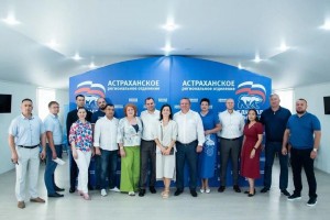 Астраханские депутаты приняли участие в сборе помощи для школьников из ЛНР
