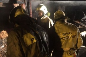 В астраханском пожаре на улице Кутузова погибли мать с сыном