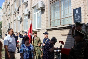 В Астрахани появилась мемориальная доска участнику спецоперации на Украине
