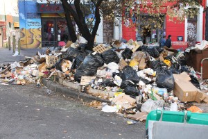 Администрация Астрахани напоминает гражданам и предпринимателям о правилах выброса мусора