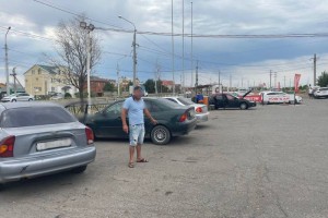 В Астрахани таксист обманул пассажирку на 65 000 рублей