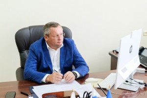 Игорь Мартынов выступил за сохранение достигнутого уровня доходов Астраханской области