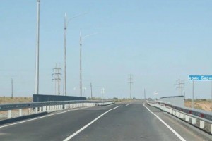 Астраханский губернатор сообщил о задержке ремонта моста через ерик Прямой Бертюль
