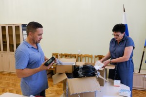 Депутаты областной Думы направили гуманитарную помощь российским военным на Донбасс