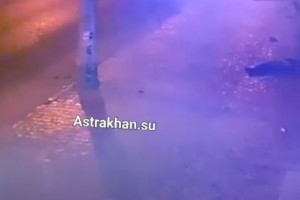 В Астрахани мотоциклист ночью врезался в&#160;столб