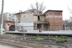 Аварийное здание на улице Сун Ят-Сена в&#160;Астрахани должны демонтировать по поручению Игоря Седова