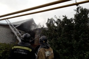 В Астрахани загорелся жилой дом из-за аварийного режима работы электроприборов
