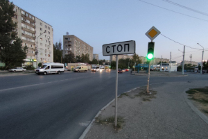 Астраханцы просят запретить парковку на улице Николая Островского