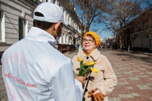 Игорь Бабушкин поздравил астраханцев с Днем добровольца