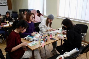 Астраханская молодёжь шлёт новогодние открытки на&#160;фронт