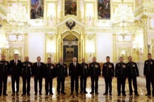 Президент России вручил астраханским военным медали «Золотая звезда»