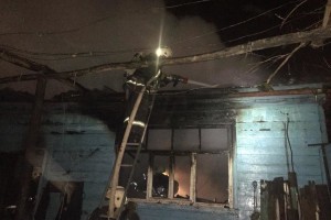 В ночном пожаре в Астрахани погиб 58-летний мужчина