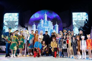 В Астраханском кремле с&#160;ледовым шоу выступили известные российские фигуристы