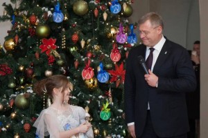 Астраханский губернатор исполнит три детских желания
