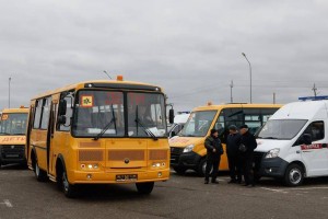 Астраханские школы получили 38 новых автобусов