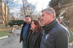 Астраханцы восстанавливают повреждённые школы и дома в ЛНР