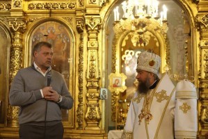 Астраханский губернатор встретил Рождество в храме