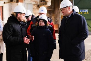 Астраханский губернатор отправил мальчика на завод