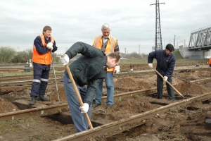 Железнодорожники Астраханского региона ПривЖД приняли участие во Всероссийском экологическом субботнике