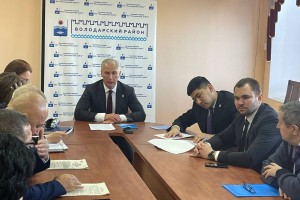 Астраханский вице-губернатор отчитал главу Володарского района из-за отсутствия воды