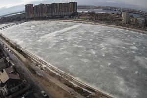 Астраханские спасатели замерили толщину льда на городских водоемах