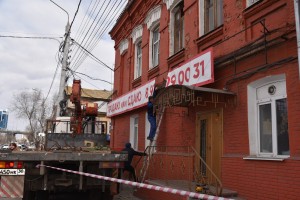 В Астрахани продолжают ликвидировать незаконную рекламу