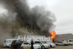 В Астрахани в&#160;Ленинском районе загорелся гараж
