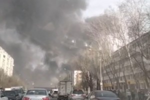 В Астрахани полыхает пожар в&#160;районе улицы Софьи Перовской