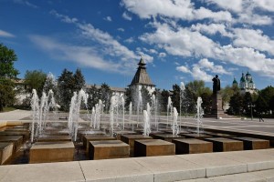В Астрахани пробно запустили фонтаны