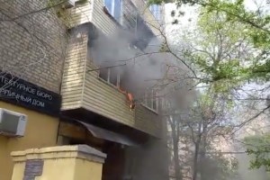 В Советском районе Астрахани горит квартира