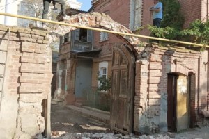 В Астрахани коммунальщики разрушили объект культурного наследия