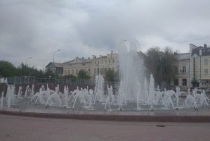 В Астрахани запускают городские фонтаны