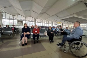 Обучающий семинар по работе с маломобильными пассажирами провели на железнодорожном вокзале Астрахани