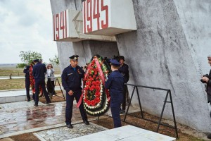 Руководители Калмыкии и Астраханской области почтили память героев 28‑й армии