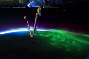 Астронавт на МКС снял захватывающее видео полярного сияния