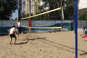 Сегодня в Астрахани проходит турнир по пляжному волейболу