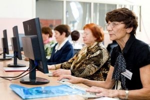 Астраханские пенсионеры готовятся к чемпионату компьютерной грамотности &amp;quot;Все в сеть!&amp;quot;