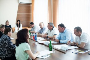 Жители Камызякского района рассказали о своих проблемах депутатам