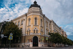 В Астраханской консерватории отреставрировали аварийную кровлю